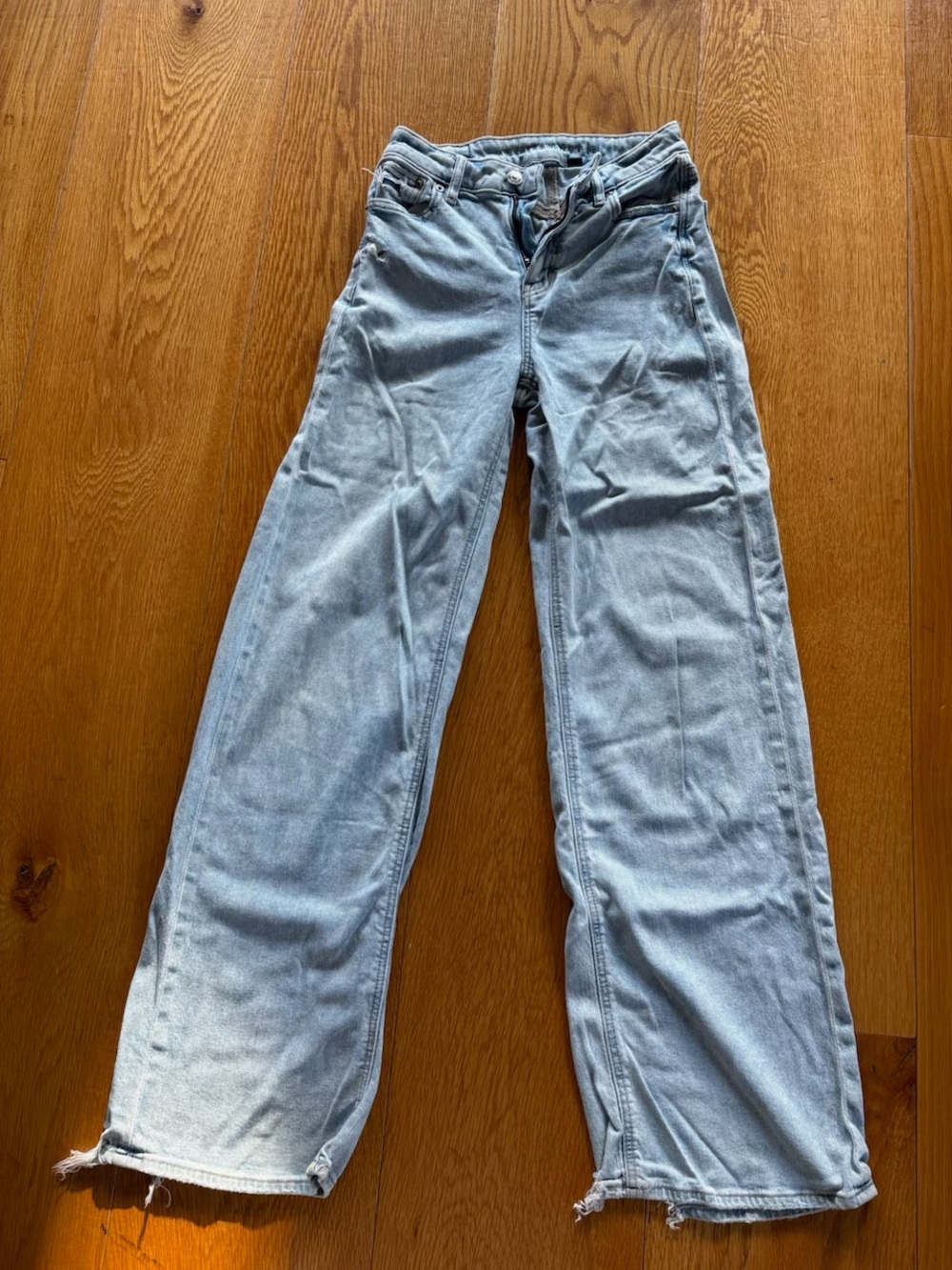 Light Wash Women's Mid-Rise Wide-Leg Jeans